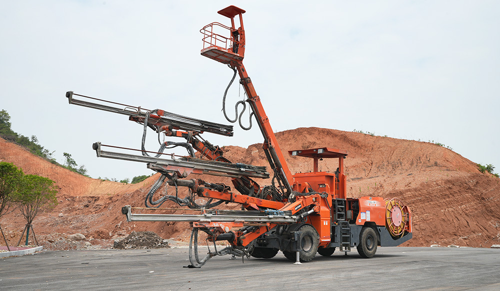 三臂(液壓)鑿巖臺車